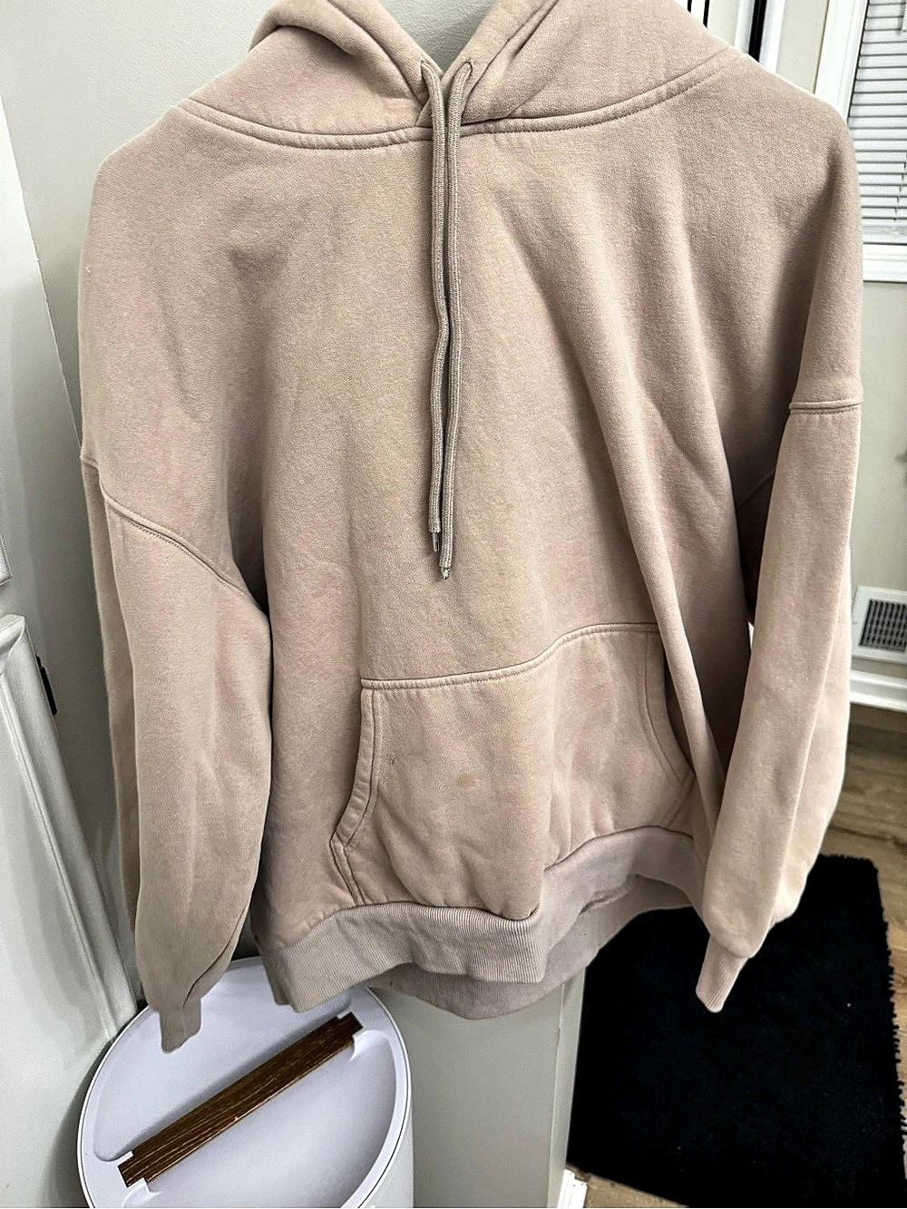 Pullover Hoodie in sand